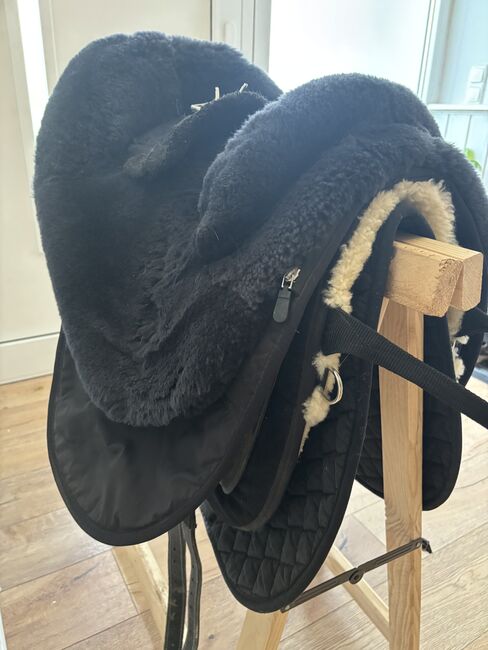 Christ  Cloud Lammfellsattel WB mit Pauschen, wie neu, Christ , Michele Schueller, Lambskin Pad, Leiblfing