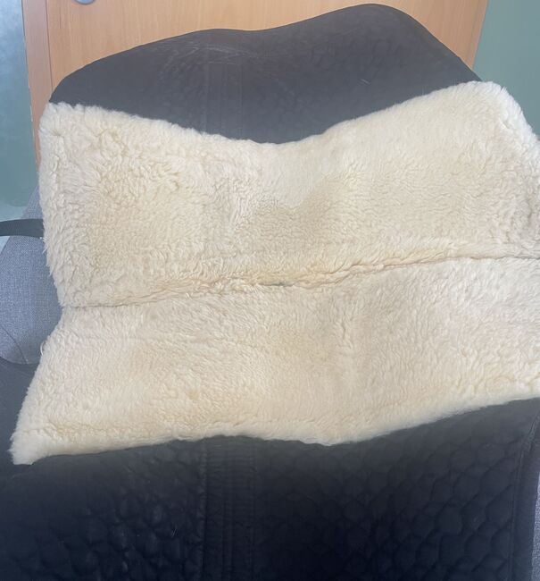 Christ Lammfellsattel Iberica, WB, Christ Iberica, Manu Kruip, Lambskin Pad, Zorneding , Image 5