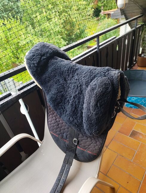 Christ Lammfellsattel, Christ, Janine , Lambskin Pad, Aerzen 