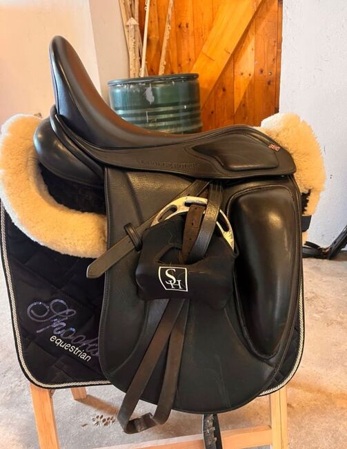 Claridge House Dressursattel Monoblatt 17,5 mit aufgesetzter Pausche austauschbaren Kopfeisen, Claridge House  Dressursattel Monoblatt , Katharina März , Dressage Saddle, Glücksburg, Image 3