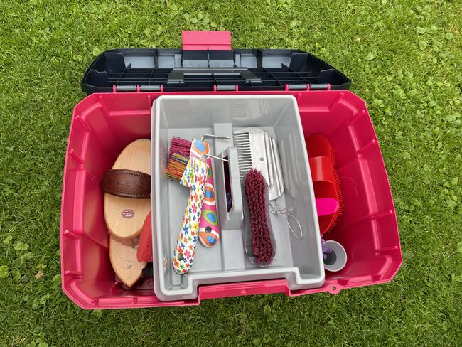 Putzbox pink mit Inhalt, Unterschiedlich , Julia Schmidt, Grooming Brushes & Equipment, Lippstadt, Image 3