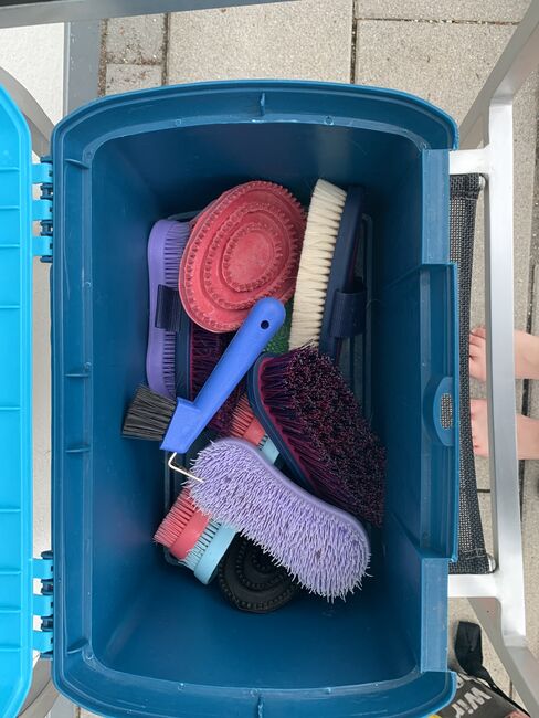 Putzbox mit Inhalt, Tabea, Grooming Brushes & Equipment, Riedenburg, Image 3