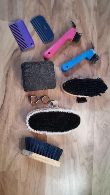 Putzzeug gebraucht, Corinna Dillmann , Grooming Brushes & Equipment, Grevenbroich