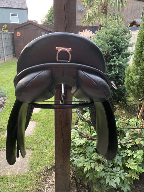 Cob Saddle, Michaela Davies, All Purpose Saddle, Macclesfield, Image 4