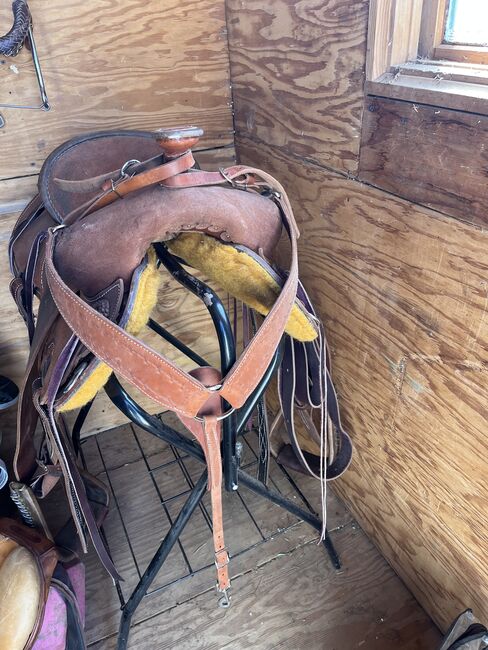 Colorado Saddlery 14 saddle with back cinch and breast collar, Colorado Saddlery , Ellie , Siodła wszechstronne, Lakewood