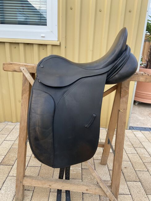 Dressursattel County Competitor 2000 in 17 Zoll, County Competitor 2000, Janine Becker, Dressage Saddle, Wustermark