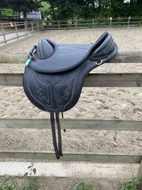 Covalliero Sattel Freedom Baumloser Sattel, Covalliero , Leandra Menke , Girths & Cinches, Gelsenkirchen 