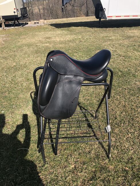 Custom Dressage Saddle, Custom Icon Eclipse, Cheyanne Martucci, Dressursattel, Tarentum