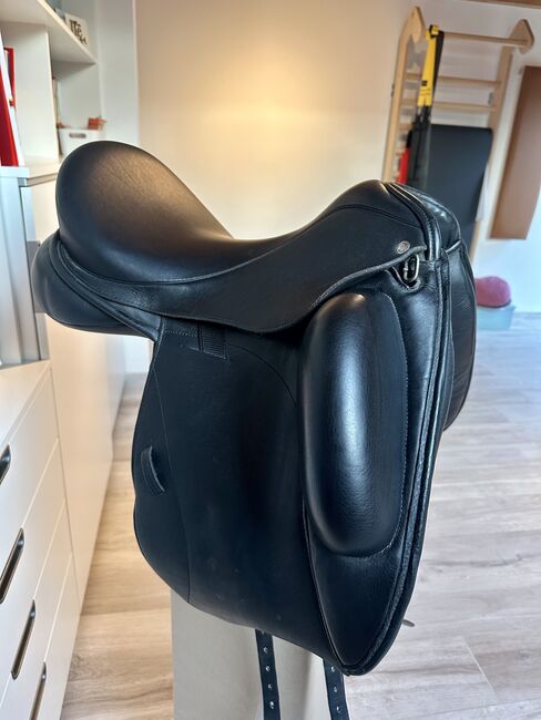 Custom Icon Flight Dressursattel, 17,5, Custom Icon Flight, S. Heinrichs, Dressursattel, Dormagen