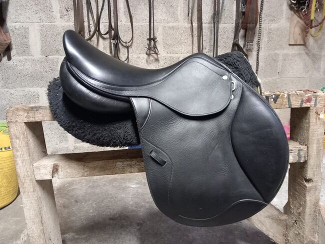 De Garda 17.5inch medium width saddle, Semellia De Garda, Antoinette McManus , Jumping Saddle, Drumshanbo , Image 3
