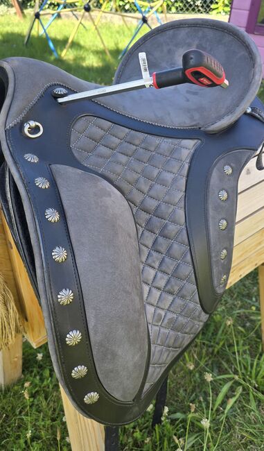 Deuber und Partner El Campo Shorty, Deuber El Campo Shorty, Gudrun König , Baroque Saddle, Blieskastel, Image 5