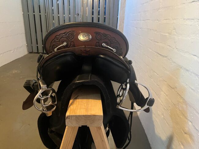 Deuber&Partner Barocksattel S1, DEUBER&PARTNER  Barock El Campo décor, Daniela Jekeli , Baroque Saddle, Würzburg, Image 5