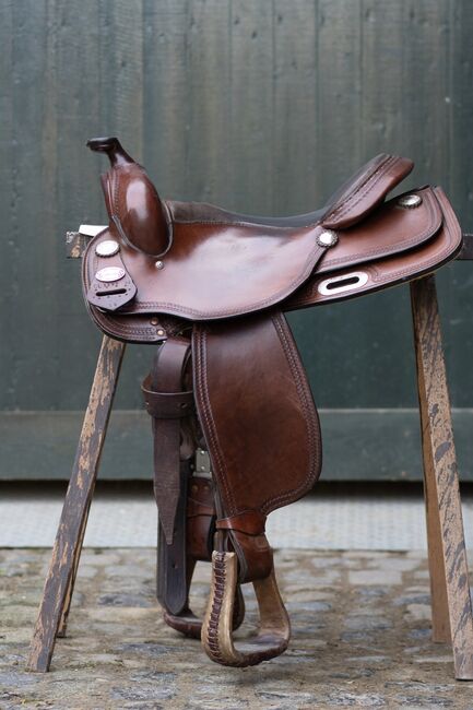 Deuber & Partner Wyoming 02 Baum, 16“ Sitz, Deuber und Partner Wyoming, Eva Drecker, Western Saddle, Mettmann