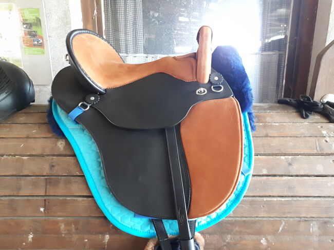 Deuber und Partner Startrekk Comfort Englisch S1 Neuwertig, Deuber und Partner  Startrekk Comfort Englisch S1, Patrick Spindler , Dressage Saddle, Ilmenau , Image 3