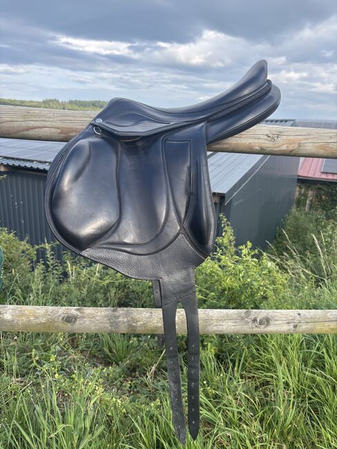 Devoucoux Springsattel Chiberta Lab 18“ 2023, Devoucoux Chiberta Lab, Fiona, Jumping Saddle, Geisenheim