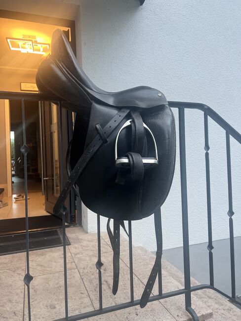 Diamant Windsor Spring Tree Sattel 17, Windsor  Diamant , Sandra , Dressage Saddle, Worms, Image 6