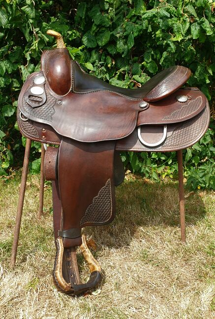 Diamond C, Fullquarter, 16 Zoll, dunkelbraun, Diamond C REINER, Sattelfundgrube (Sattelfundgrube), Western Saddle, Kreuzau