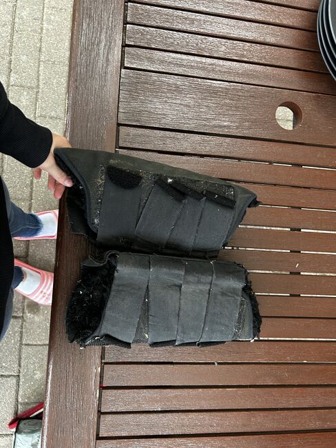 Verschiedene Gamaschen, Busse, Larissa , Tendon Boots, Rothenburgsort, Image 3