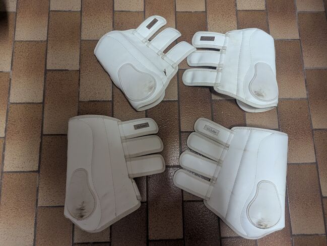 Verschiedene Gamaschen, Xenia Beß , Tendon Boots, Eckental , Image 16