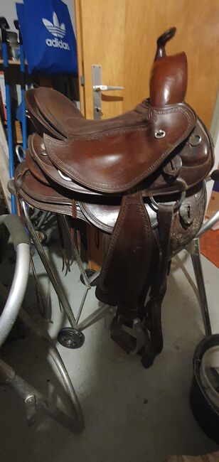 Verschiedene Sättel, Deuber und Partner, Startrekk Westernsättwk, Sandra Axmann, Western Saddle, Butzbach, Image 6