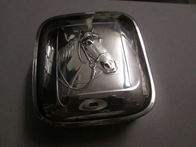Dose versilbert mit Pferdekopf 9 x 8 x 4 cm, Markus, Reiterschmuck, München