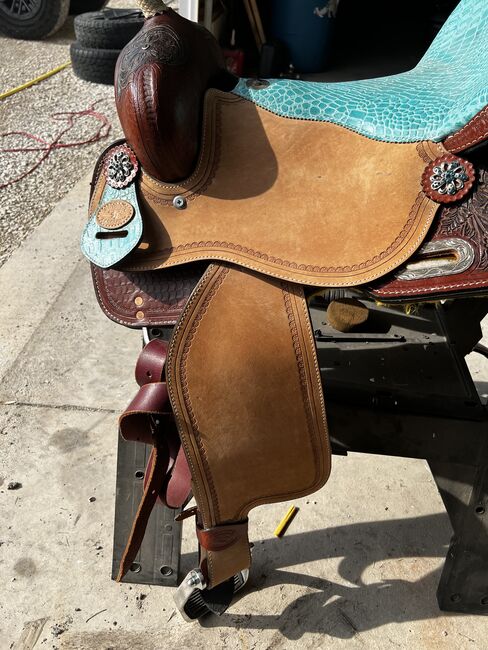 Double T barrel saddle- like new, Double T, Heather Peters, Western Saddle, Rolfe, Image 2