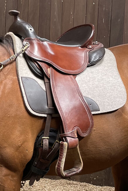 DP Quantum Short & Light, Deuber and Partner  Quantum Short & Light, Natalie Lewis, Western Saddle, Leicester, Image 2