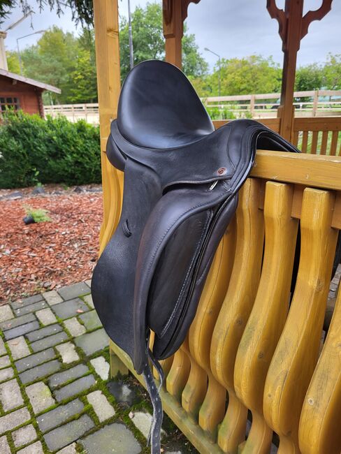 Dresch Dressursattel 17,5 Zoll, Dresch, Helena, Dressage Saddle, Darmstadt , Image 2