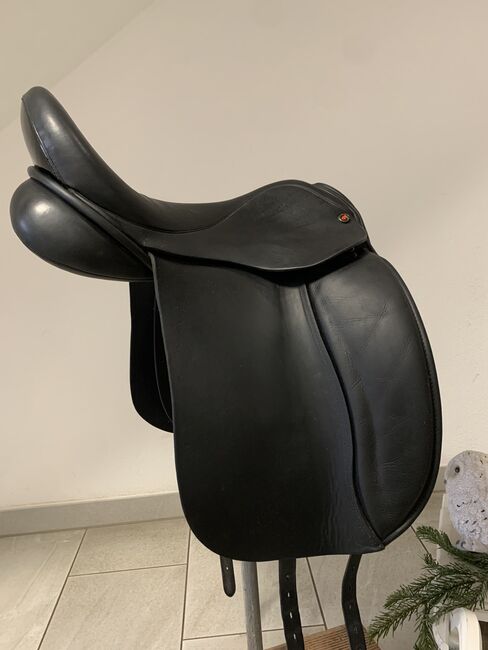 Dresch Dressursattel 18Zoll, Dresch, K.F., Dressage Saddle, Schmidthachenbach, Image 4