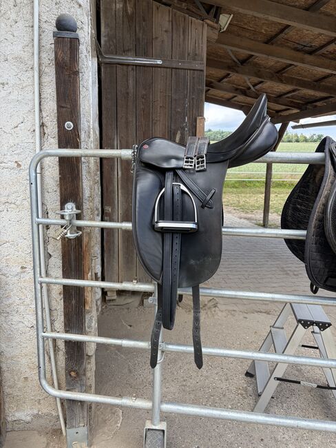 Dressursattel 17,5, L.H , Dressage Saddle, Ludwigsburg 