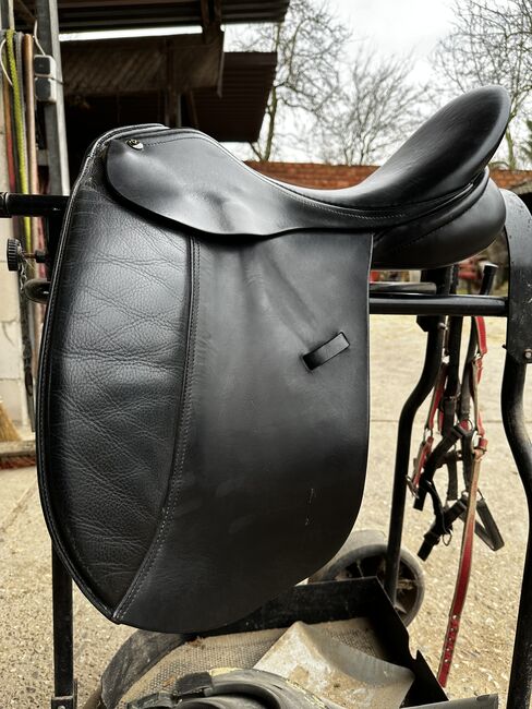 Dressursattel 17 Zoll princeville, Princeville , Esther , Dressage Saddle, Neuss