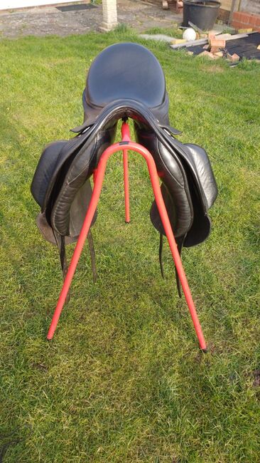 Dressage saddle 17 inch wide, Black country Optima, Andrew Bland, Siodła ujeżdżeniowe, Cheddington, Image 5
