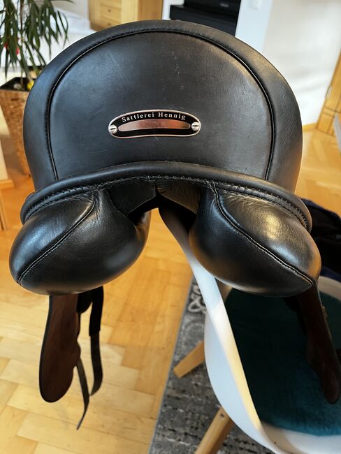 Dressursattel Hennig, Sattlerei Hennig Dressursattel tiefer Sitz , Sina Fersch , Dressage Saddle, Berching