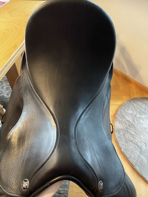 Dressursattel Hennig, Sattlerei Hennig Dressursattel tiefer Sitz , Sina Fersch , Dressage Saddle, Berching, Image 2
