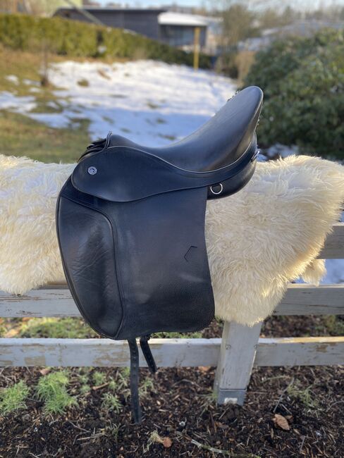 Dressursattel Islandsattel Felsenhof, Butterfly  dt-saddlery Germany 150403/06 18D-HTF Island Felsenhof DK 21, Lara Spreemann, Dressage Saddle, RADEVORMWALD