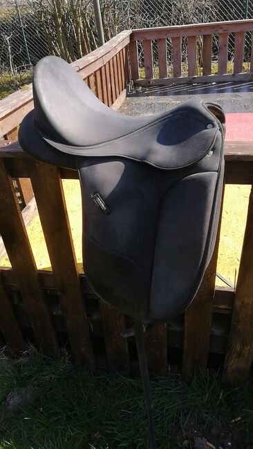 Dressursattel Isabell Werth mit Cair, Wintec, Laura-Marie Lemke, Dressage Saddle, Sarau, Image 2