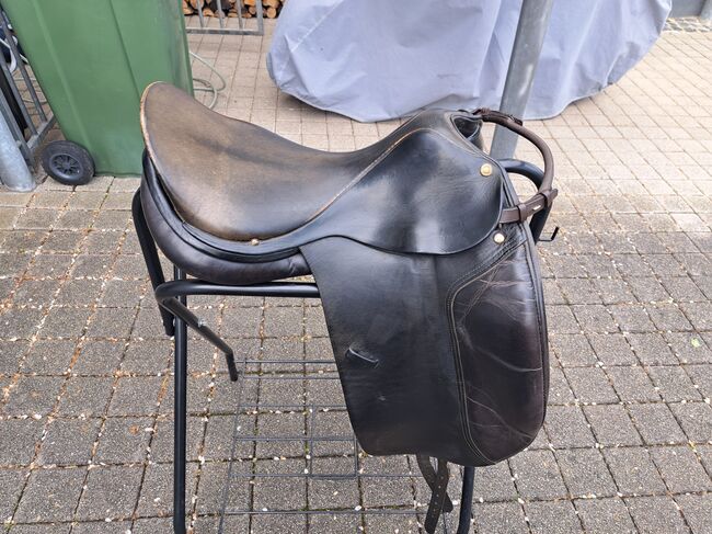 Dressursattel La Belle 17 Zoll, La Belle Suisse, Rolf Schäfer, Dressage Saddle, Wiesloch, Image 4