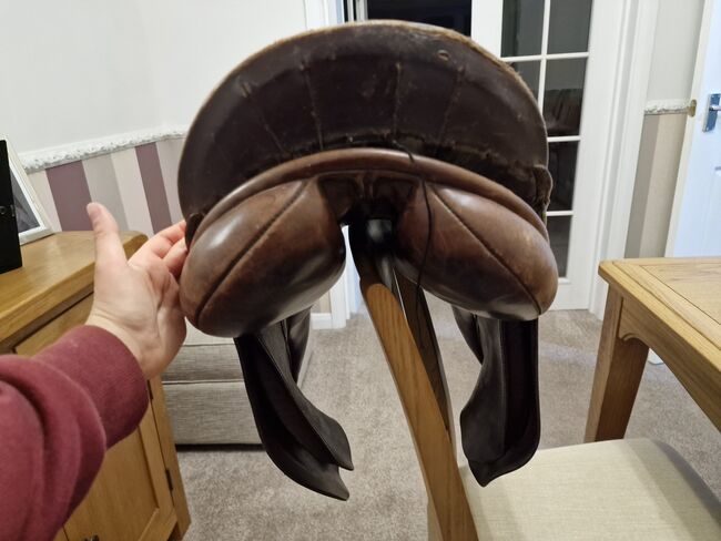 Dressage saddle- Leather spring tree, Ellise, Dressage Saddle, Worksop , Image 7