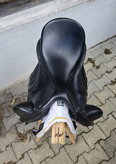 Dressursattel Monoblatt 18", Ella, Dressage Saddle, Glarus, Image 2