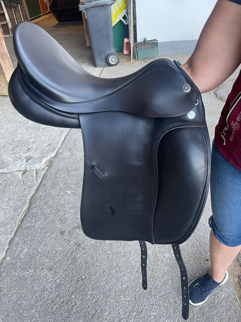 Dressursattel Prestige Top Dressage 17 Zoll (2023), Prestige  Top Dressage, Sandra Oberhaus, Dressage Saddle, Kempten 