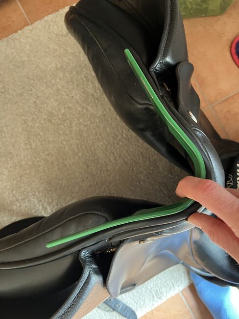 Dressursattel Wintec Isabella Werth 17,5 Zoll mit Cair, Wintec Isabella Werth , Miriam , Dressage Saddle, Dallgow-Döberitz, Image 10