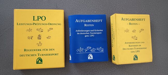 Dressurprüfung- und Vorbereitungshefter, zu verschenken., Elka, Bücher, Alfdorf