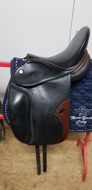 Dressursattel Butterfly 17 Zoll, Butterfly Uta Gräf , TH, Dressage Saddle, Mutlangen, Image 3
