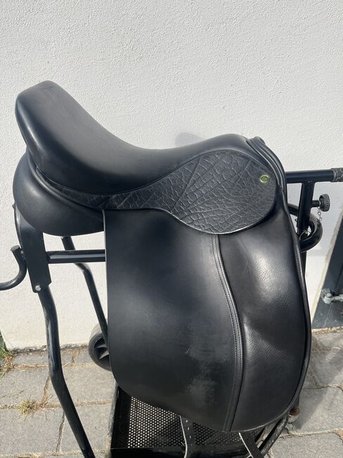 Dressursattel Hulsebos - Modell Dynamic 3 - Sitzfläche 17" - Kammer Mittel-Weit, Hulsebos Dynamic 3, Lora Biethahn , Dressursattel, Alfter