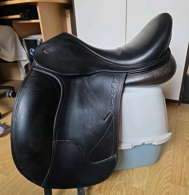 Dressursattel Ikonic, Ikonic  Evolution pro line , Schmidt , Fellsattel, WALDSOLMS