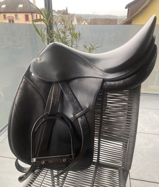 Dressursattel Röösli Pilatus 17 Zoll, Röösli Pilatus, Veronique Van Baelen, Dressage Saddle, Feuerthalen