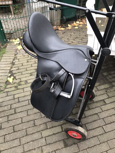 Dressursattel Wintec 500 16,5” + inkl. 2 Kopfeisen und Steigbügel, Wintec 500, Cheyenne Held, Dressursattel, Dormagen, Abbildung 6