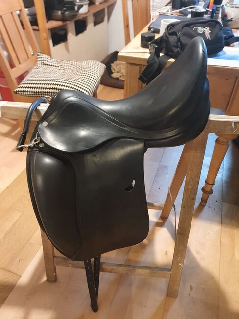 Dressursattel 17,5, Equipe Emporio, Jassica Richter , Dressage Saddle, Utting, Image 2