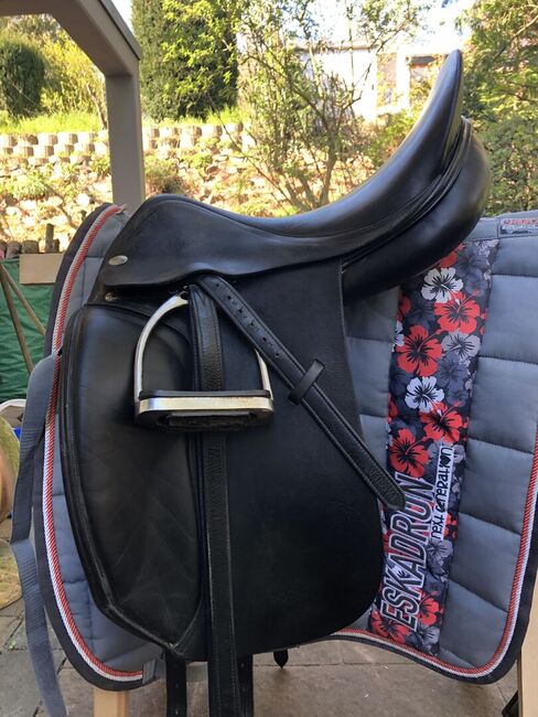 Dressursattel 17,5 Zoll, Harry Dabbs, Lara, Dressage Saddle, Dietzenbach , Image 2