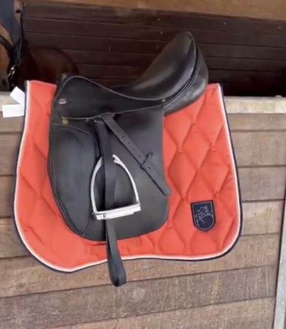 Dressursattel 17 Zoll, Vaney, Dressage Saddle, Seuzach